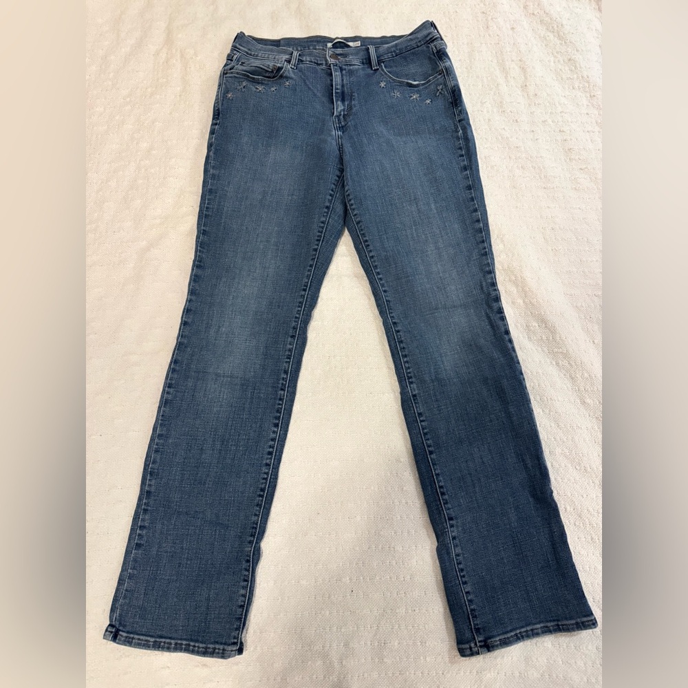 Levi's Women's Straight Leg Jeans in Denim Blue